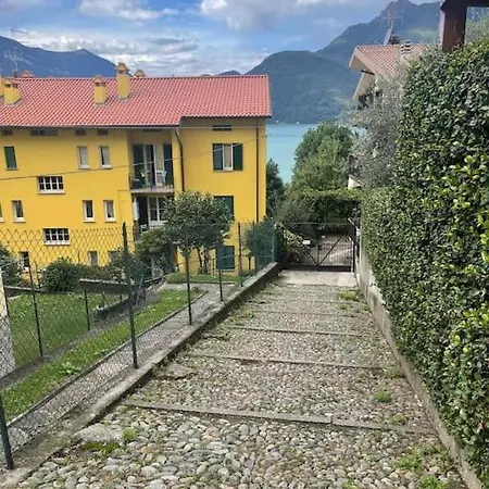 La Casa Gialla Di Valentina * Беллано